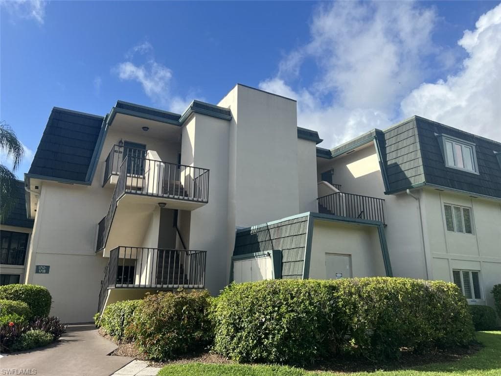 1718 Bald Eagle DR 513B NAPLES, FL 34105