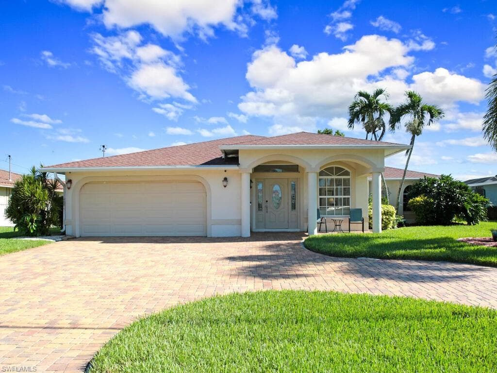 1213 SE 32nd TER CAPE CORAL, FL 33904