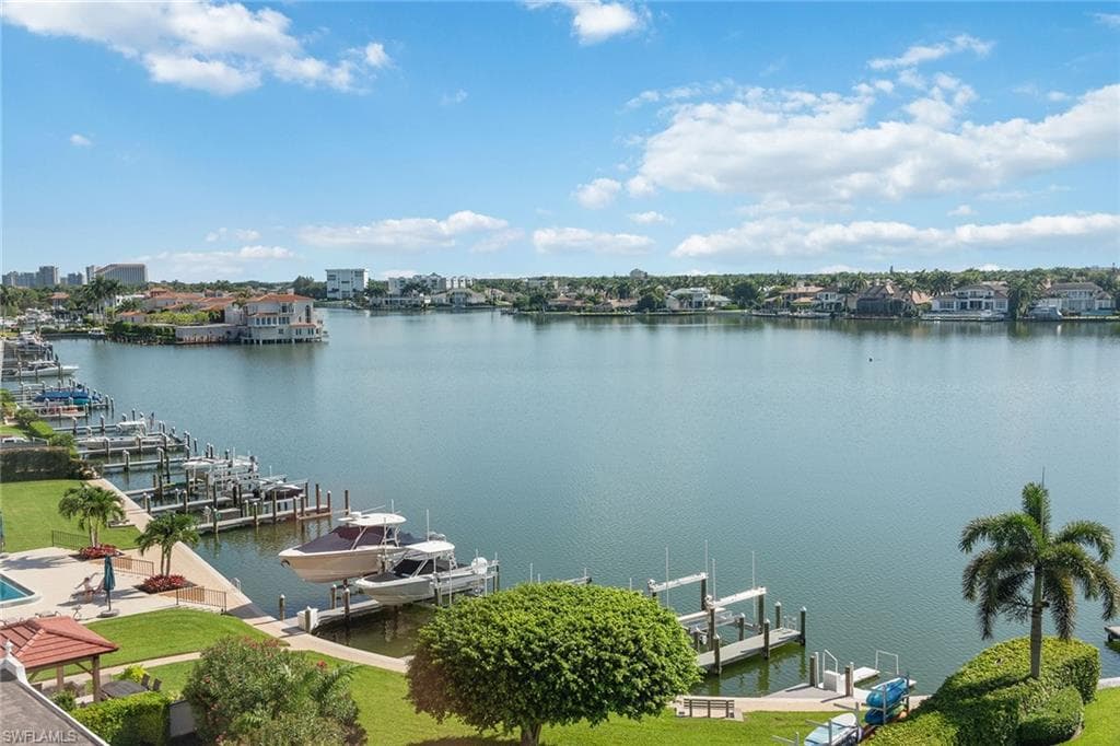 3420 Gulf Shore BLVD N 61 NAPLES, FL 34103