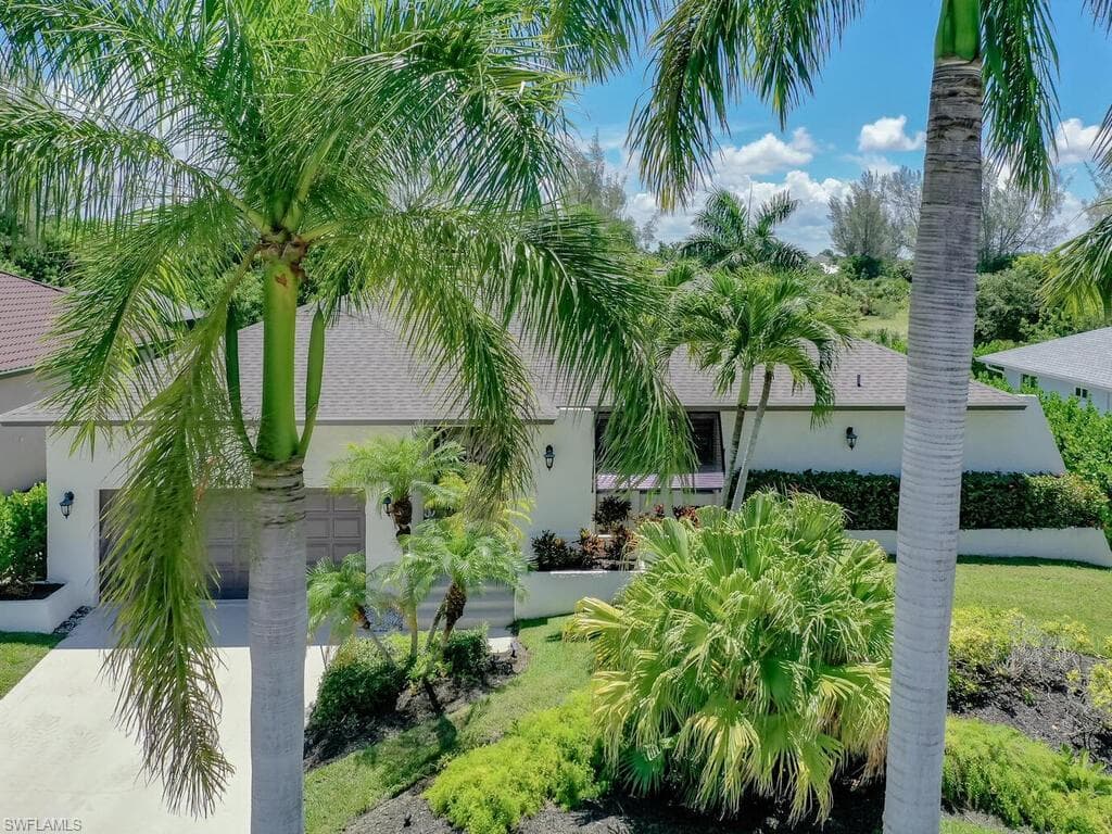 601 Somerset CT MARCO ISLAND, FL 34145