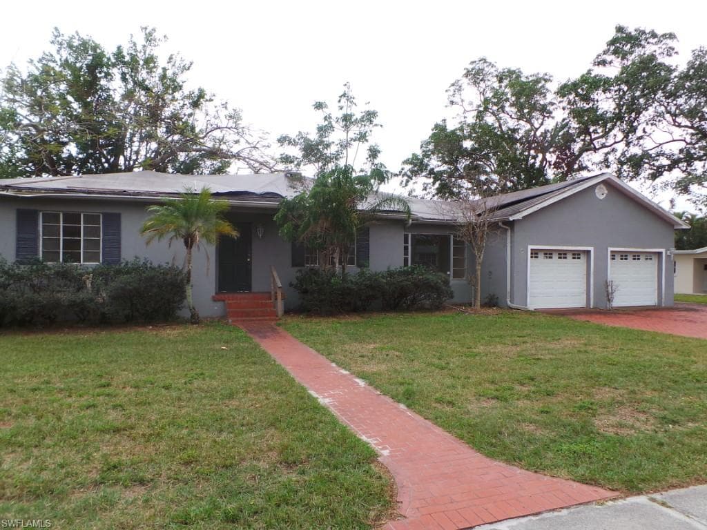 1268 Canterbury DR FORT MYERS, FL 33901