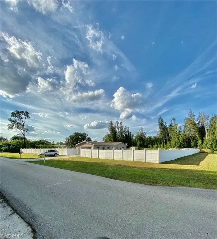 2507 E 14th ST LEHIGH ACRES, FL 33972