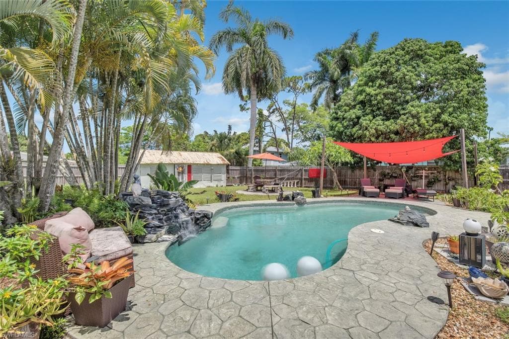 10037 Kentucky ST BONITA SPRINGS, FL 34135