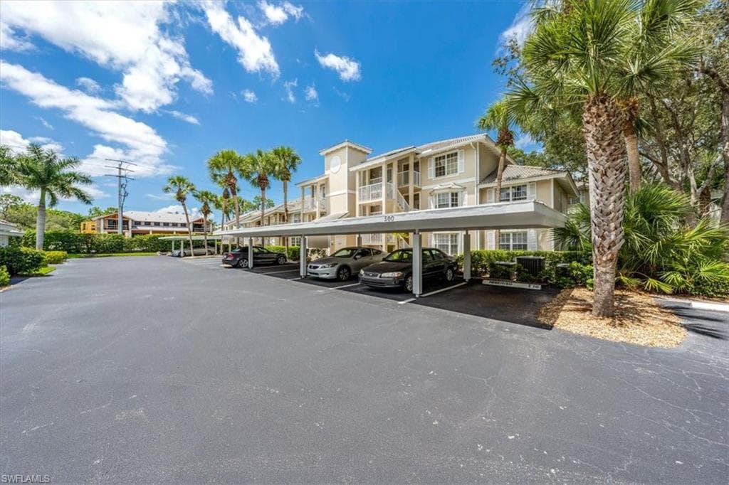 510 Sugar Pine LN 510 NAPLES, FL 34108