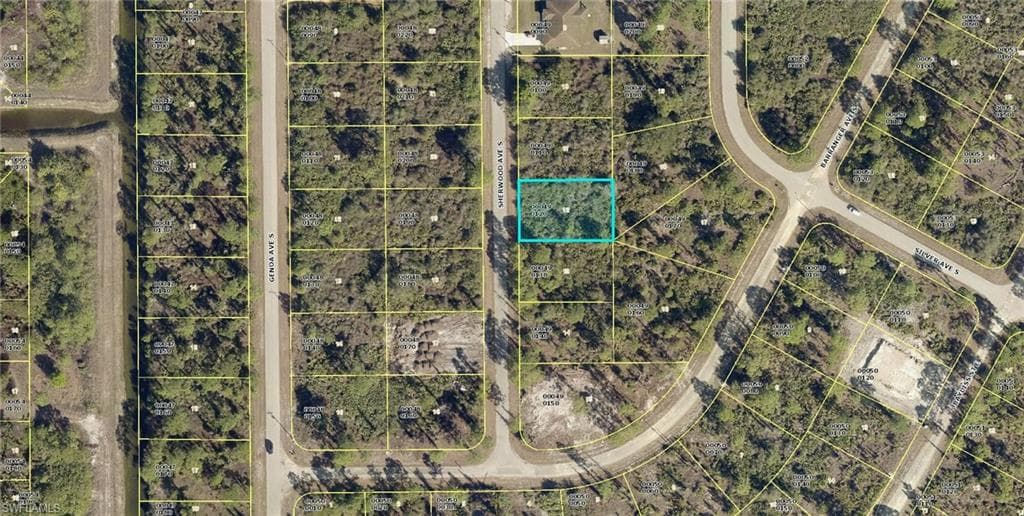 567 Sherwood AVE S LEHIGH ACRES, FL 33974