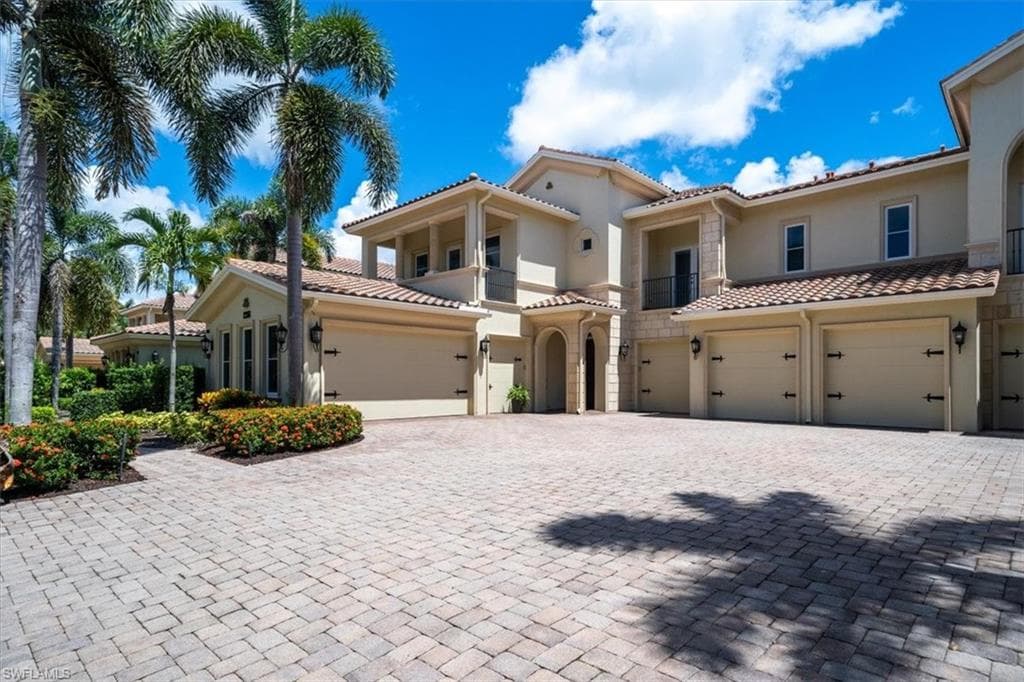 2306 Tradition WAY 201 NAPLES, FL 34105