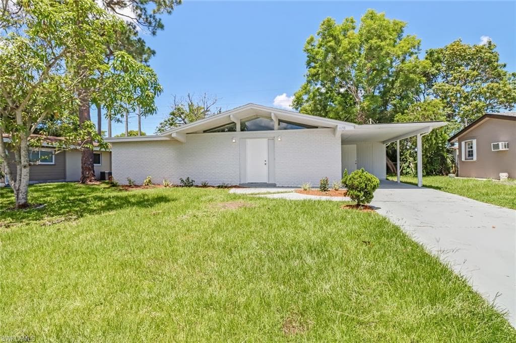 4670 West DR FORT MYERS, FL 33907