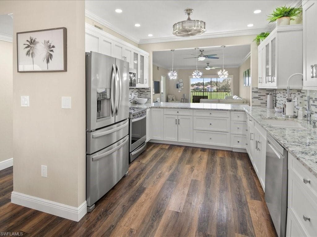 6015 Chardonnay LN 203 NAPLES, FL 34119