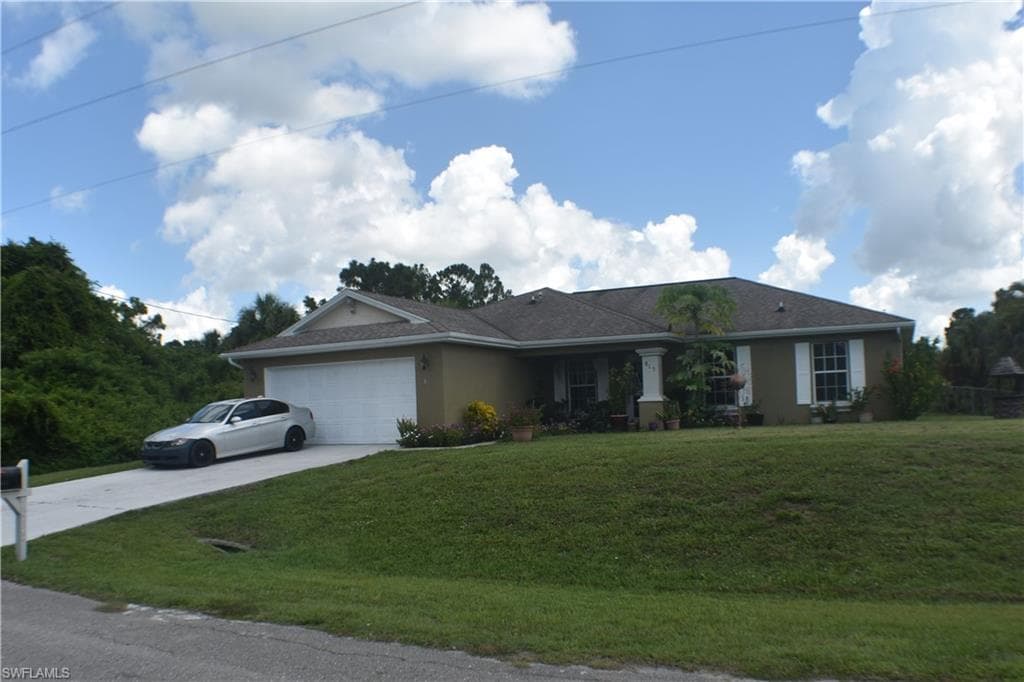 815 Porter ST E LEHIGH ACRES, FL 33974