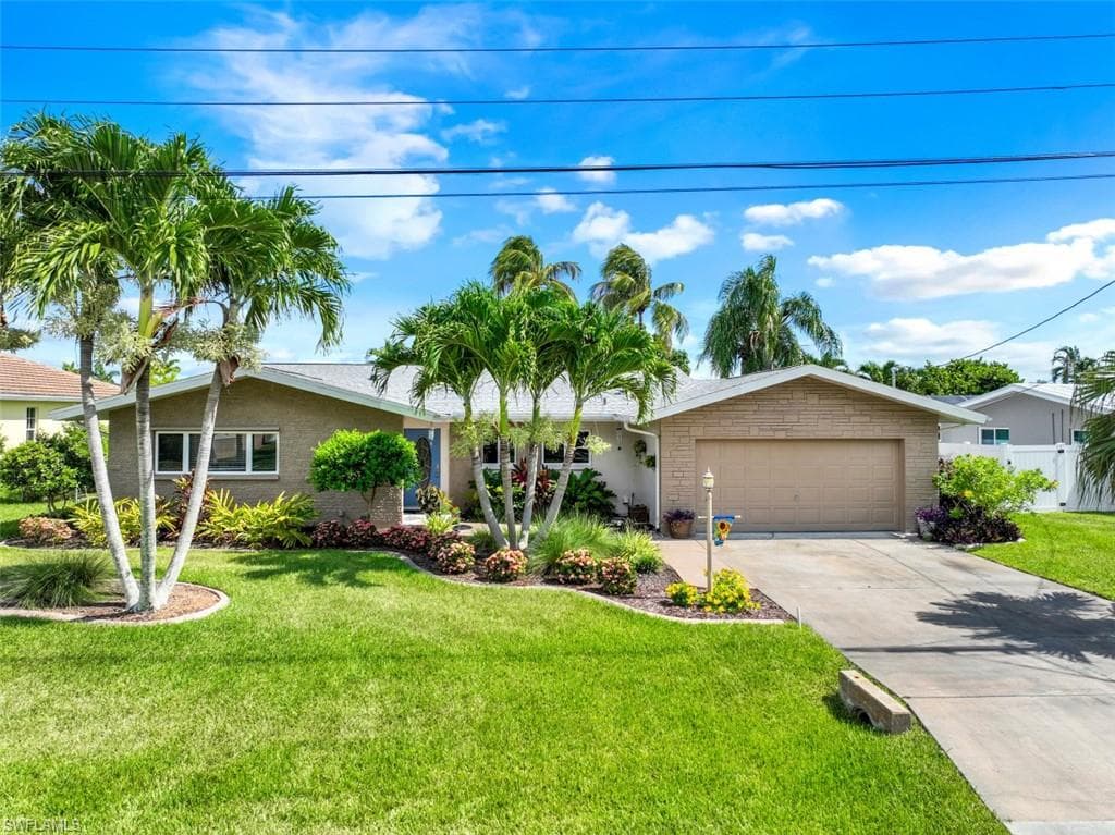 162 SW 53rd TER CAPE CORAL, FL 33914