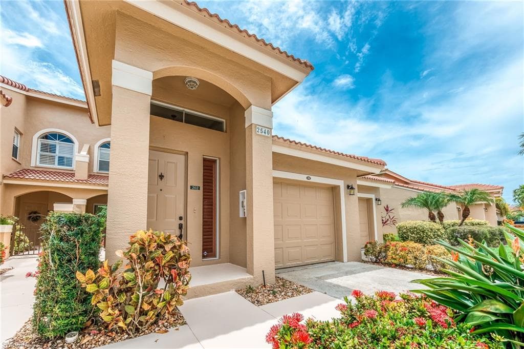2540 Aspen Creek LN 202 NAPLES, FL 34119