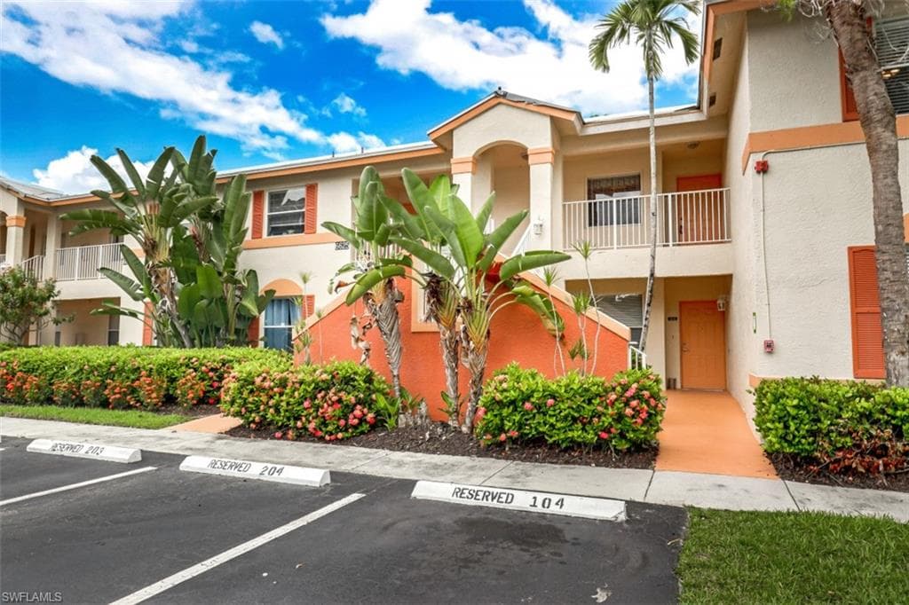 6625 Huntington Lakes CIR 204 NAPLES, FL 34119