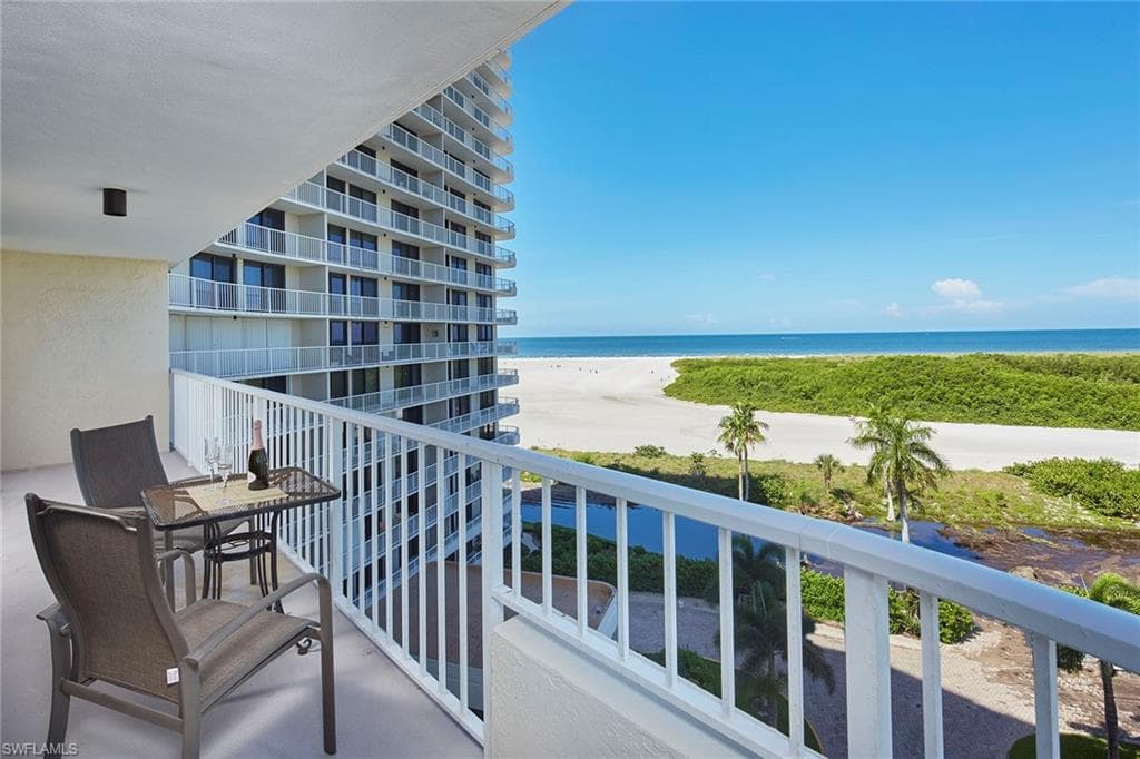 320 Seaview CT 2-703 MARCO ISLAND, FL 34145