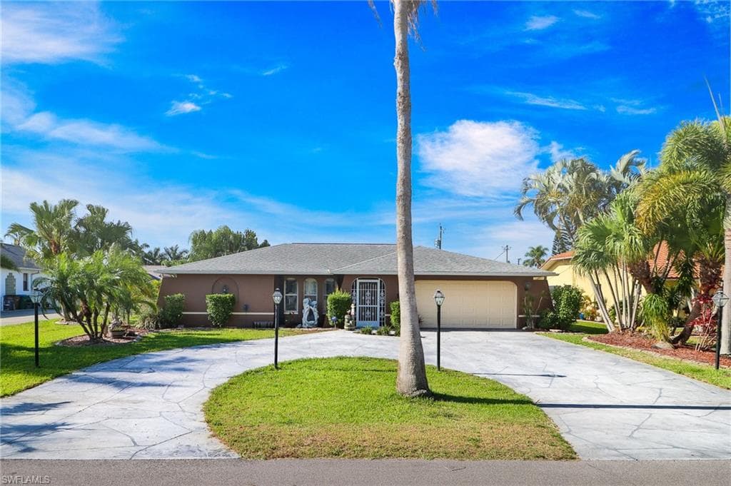 1210 SW 52nd TER CAPE CORAL, FL 33914