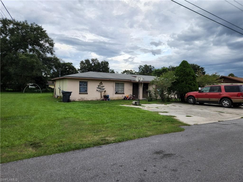 4141/4143 Pear RD MULBERRY, FL 33860