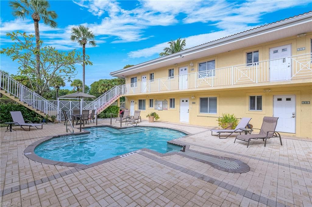 480 5th ST S 104 NAPLES, FL 34102