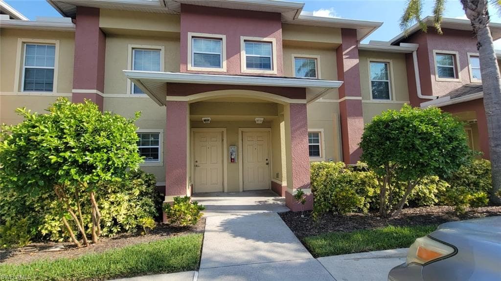 9073 Gervais CIR 1006 NAPLES, FL 34120
