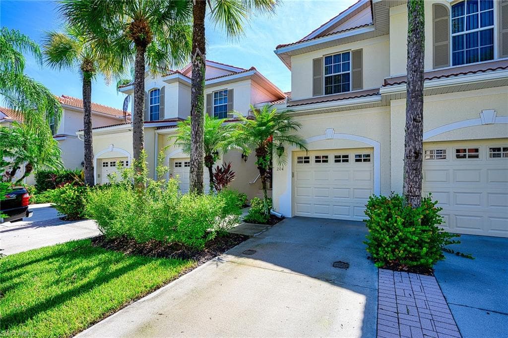 4660 Winged Foot CT 204 NAPLES, FL 34112