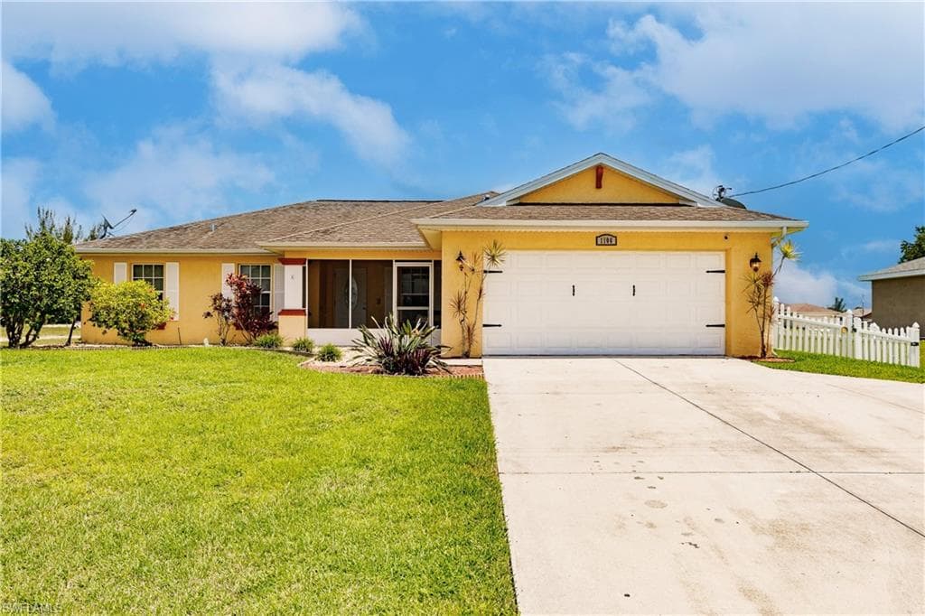 1106 N Gator CIR CAPE CORAL, FL 33909