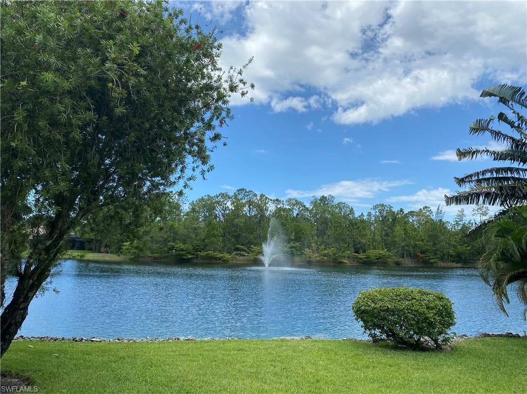 7052 Mill Run CIR NAPLES, FL 34109