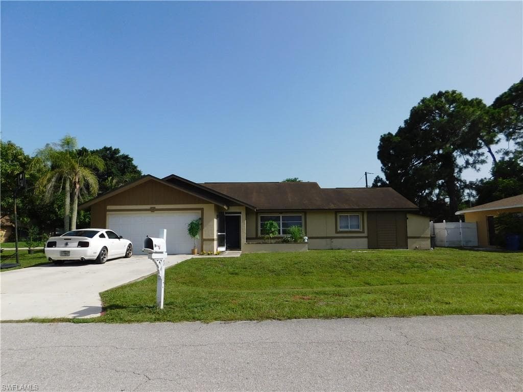 8062 Almo RD FORT MYERS, FL 33967