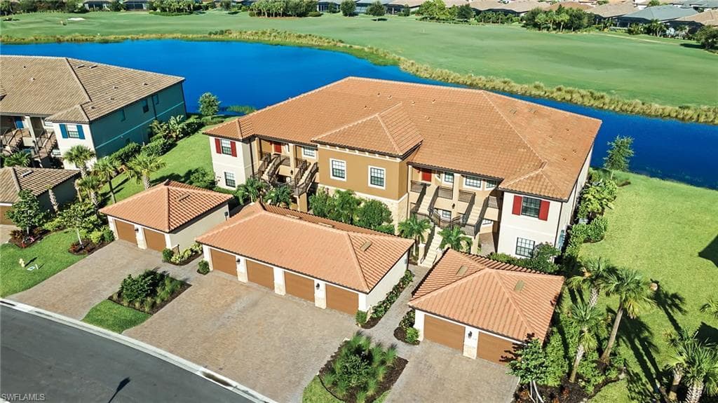 9389 Pocida CT 104 NAPLES, FL 34119