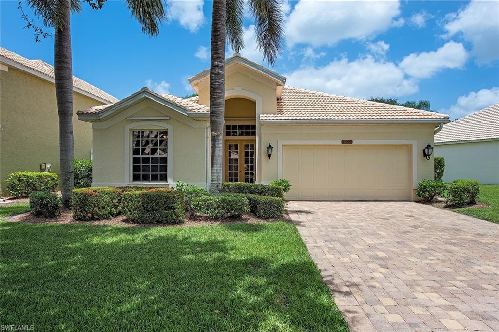 1989 TIMARRON WAY NAPLES, FL 34109