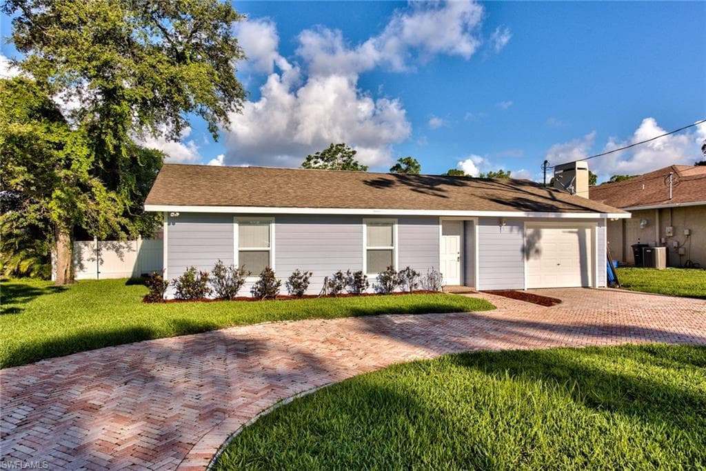27100 Pine AVE BONITA SPRINGS, FL 34135