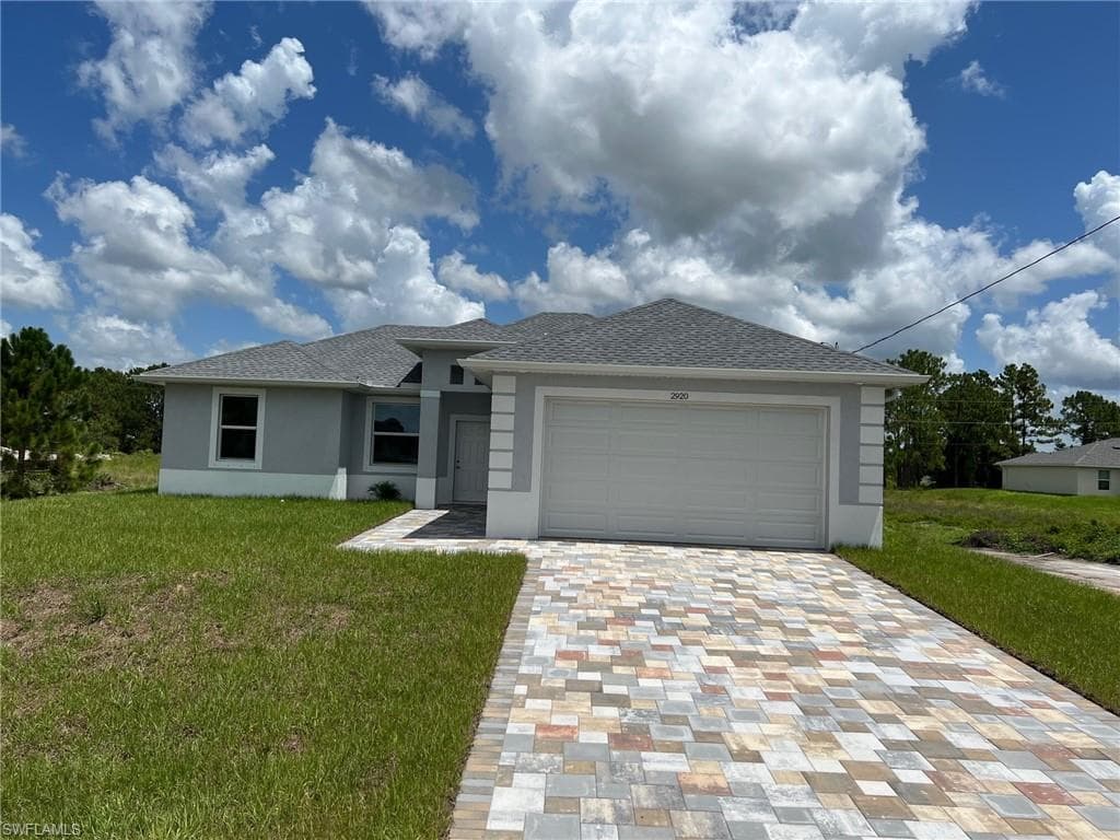 2920 20th ST SW LEHIGH ACRES, FL 33976