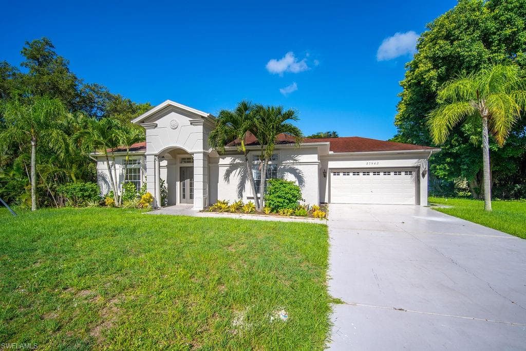 27943 Carl CIR BONITA SPRINGS, FL 34135