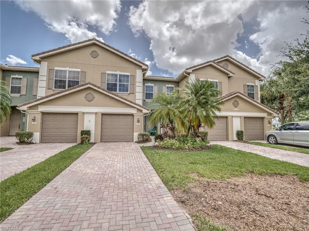 3240 Cottonwood BEND 204 FORT MYERS, FL 33905