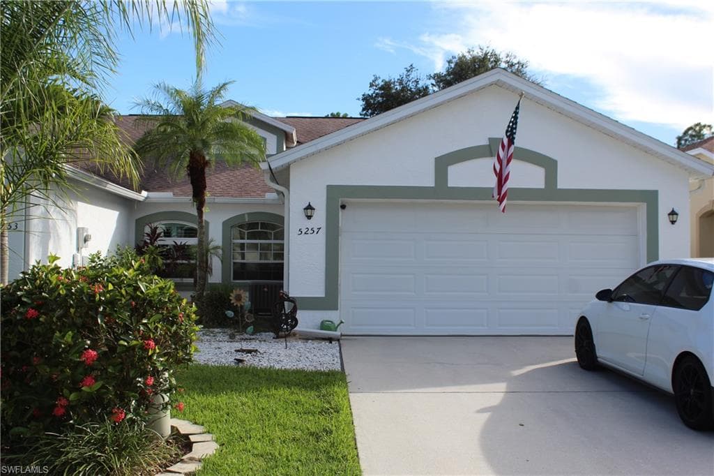 5257 Whitten DR 70 NAPLES, FL 34104