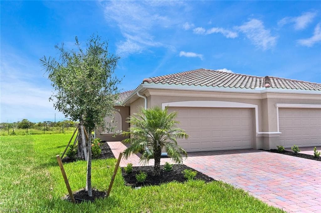 1742 Alameda DR NAPLES, FL 34120