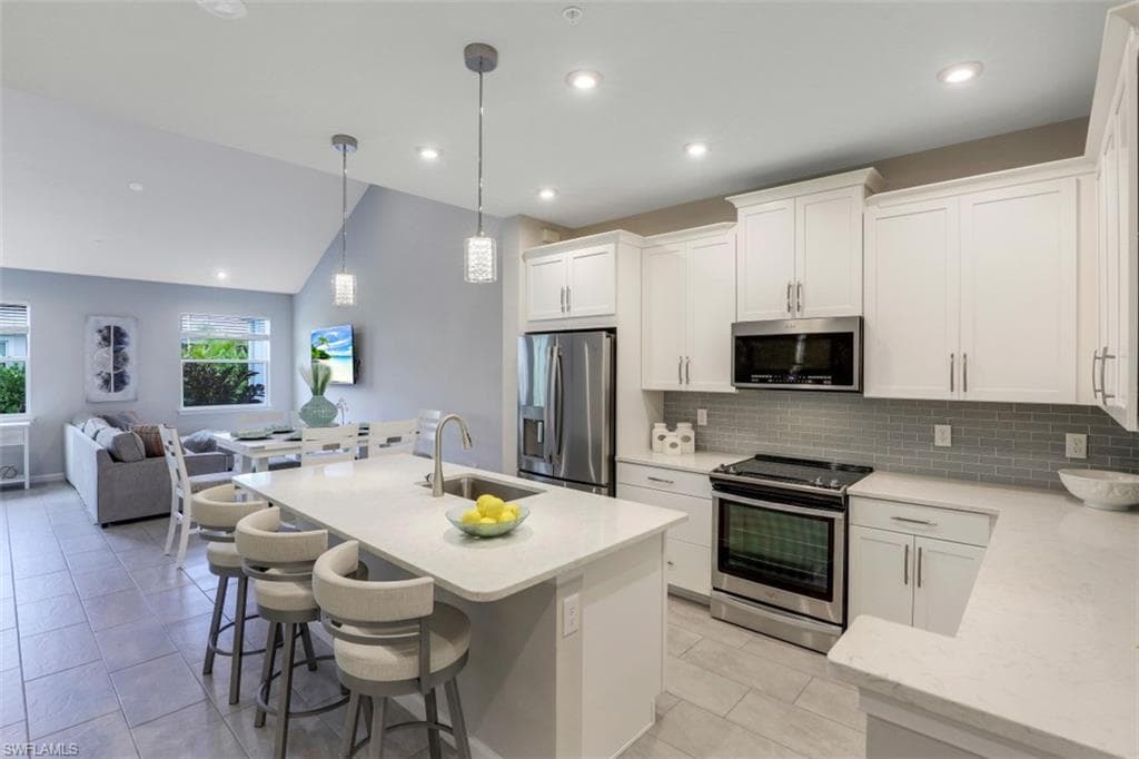 4659 Arboretum CIR 103 NAPLES, FL 34112