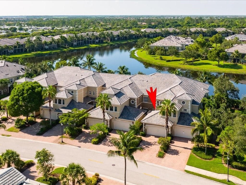 9238 Tesoro LN 2-204 NAPLES, FL 34114