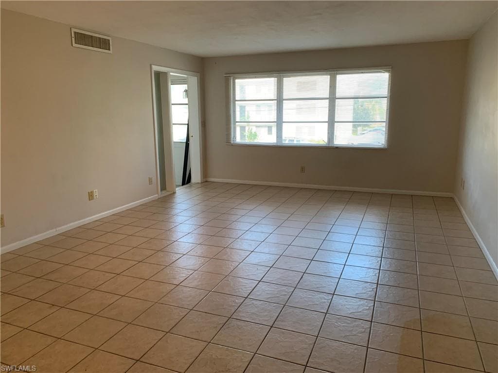 4901 Victoria DR 205 CAPE CORAL, FL 33904