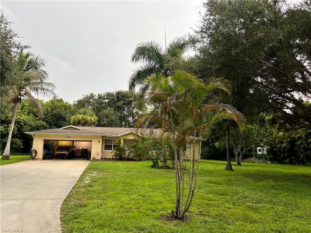 5597 Wendy LN NAPLES, FL 34112