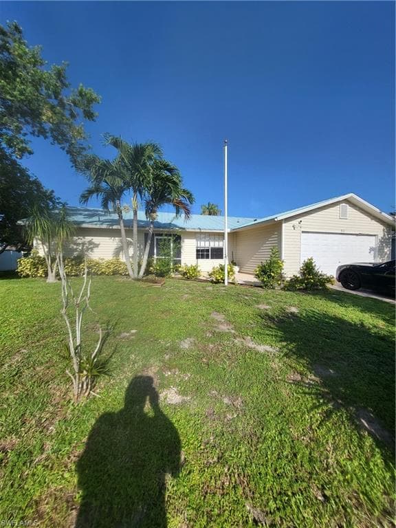 802 SW 8th CT CAPE CORAL, FL 33991