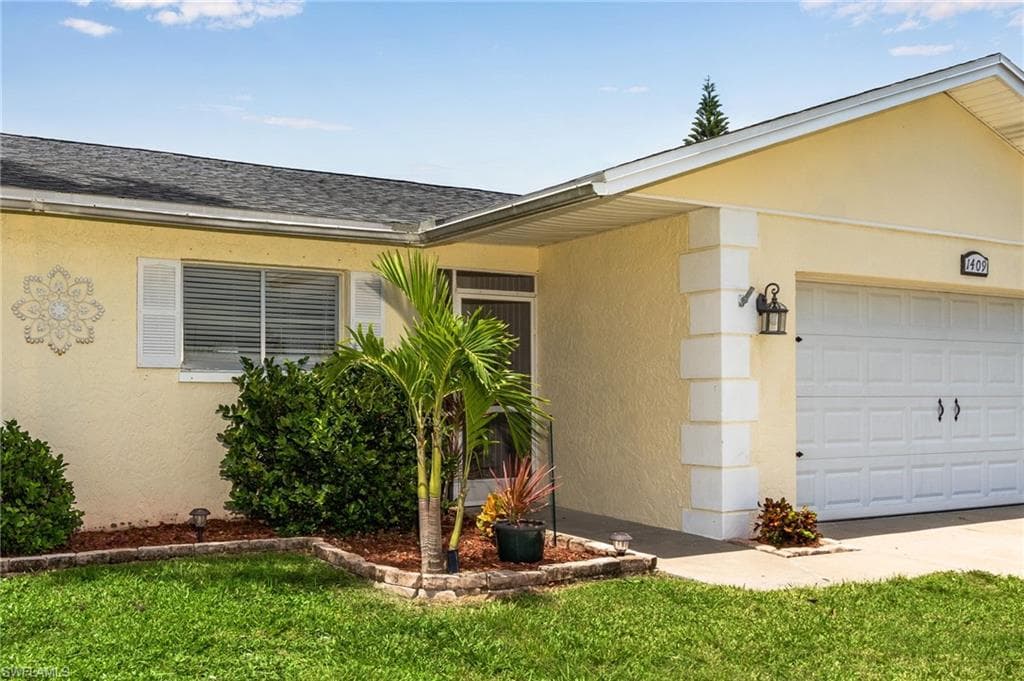 1409 32nd ST CAPE CORAL, FL 33904