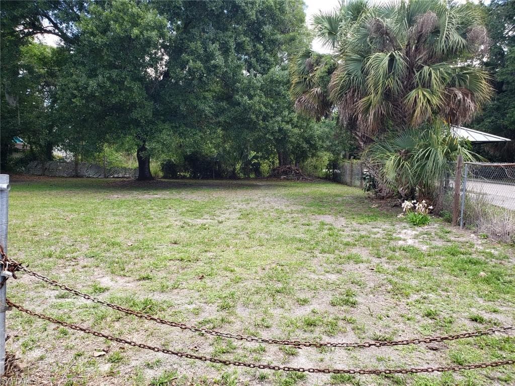 522 Sacramento ST NORTH FORT MYERS, FL 33903
