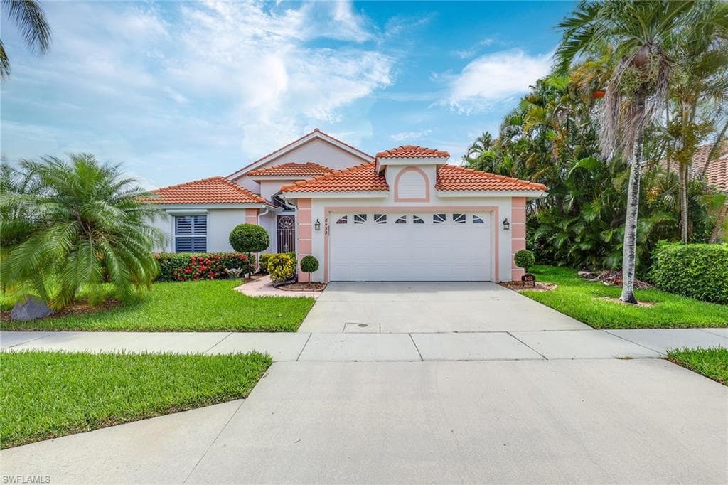 8452 Indian Wells WAY NAPLES, FL 34113