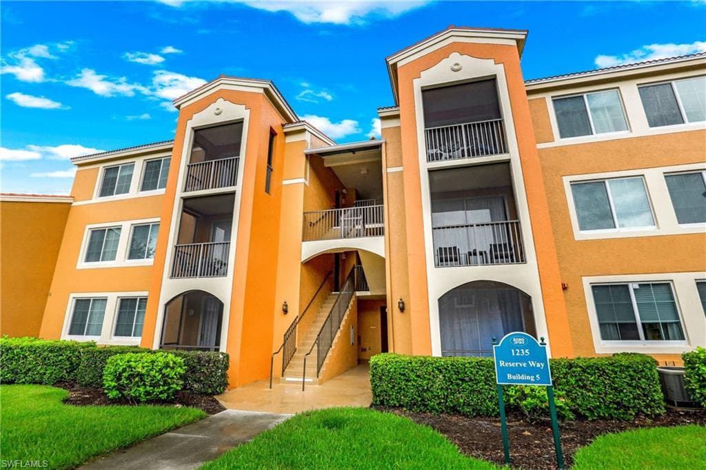 1235 Reserve WAY 5-303 NAPLES, FL 34105