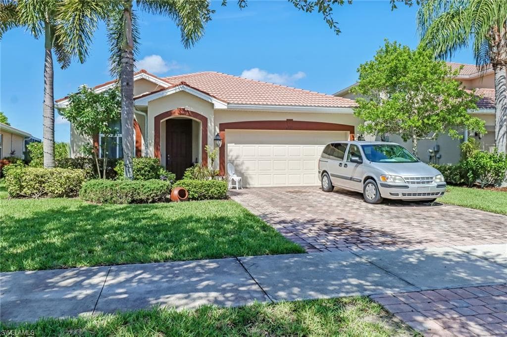 1549 Birdie DR NAPLES, FL 34120