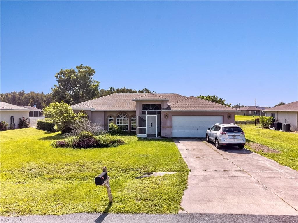 870 Rue Labeau CIR FORT MYERS, FL 33913