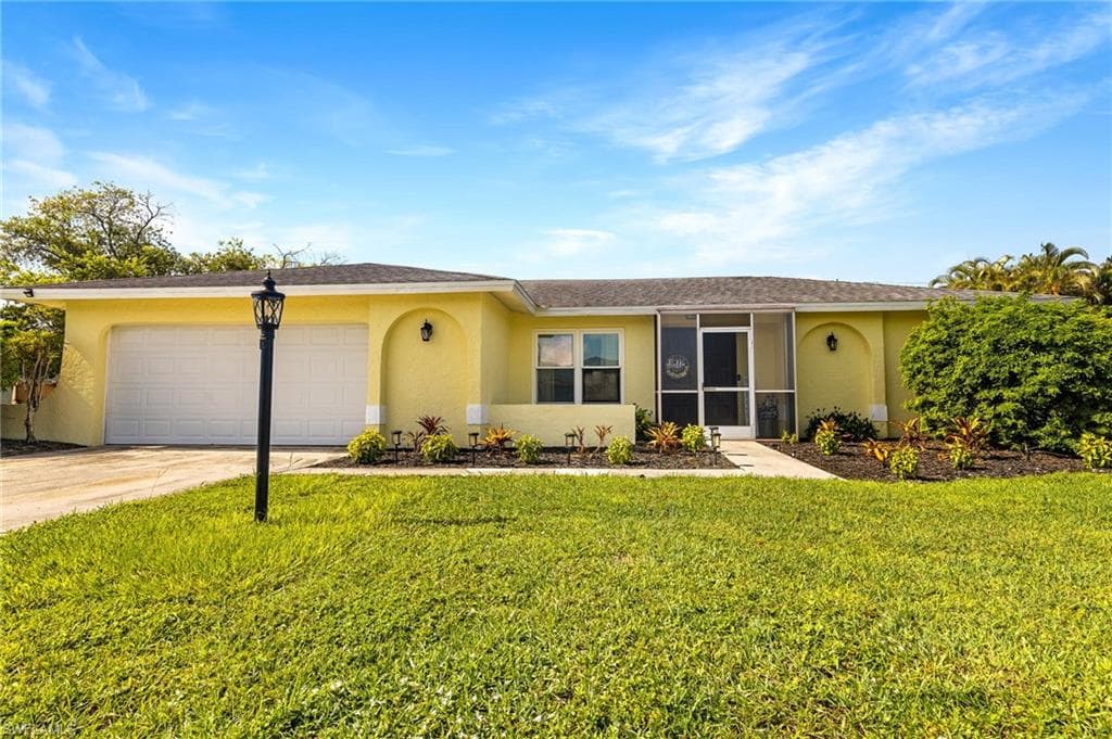 912 SE 23rd TER CAPE CORAL, FL 33990