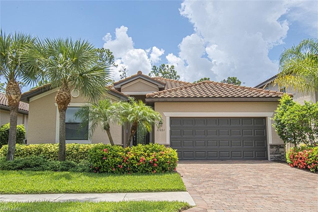 11221 Red Bluff LN FORT MYERS, FL 33912