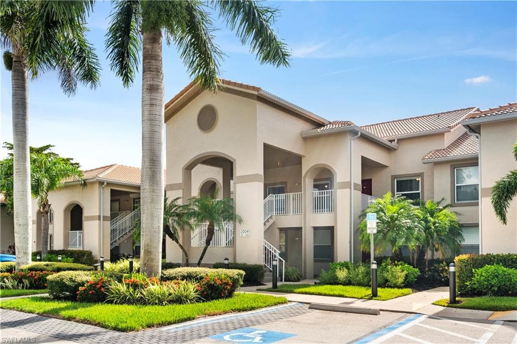 20041 Barletta LN 2424 ESTERO, FL 33928