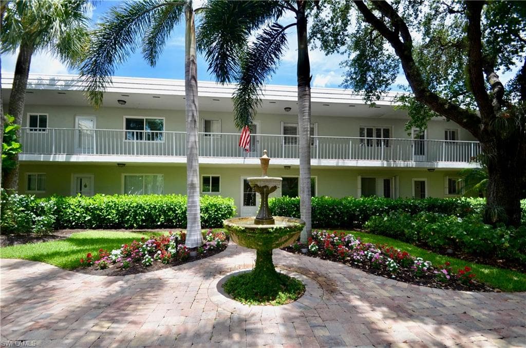 523 Broad AVE S 523 NAPLES, FL 34102