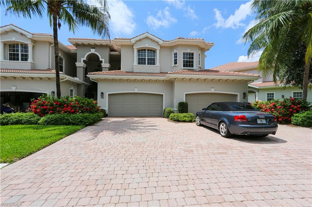 7128 Lemuria CIR 702 NAPLES, FL 34109