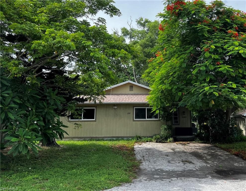 1297 Highlands DR NAPLES, FL 34103